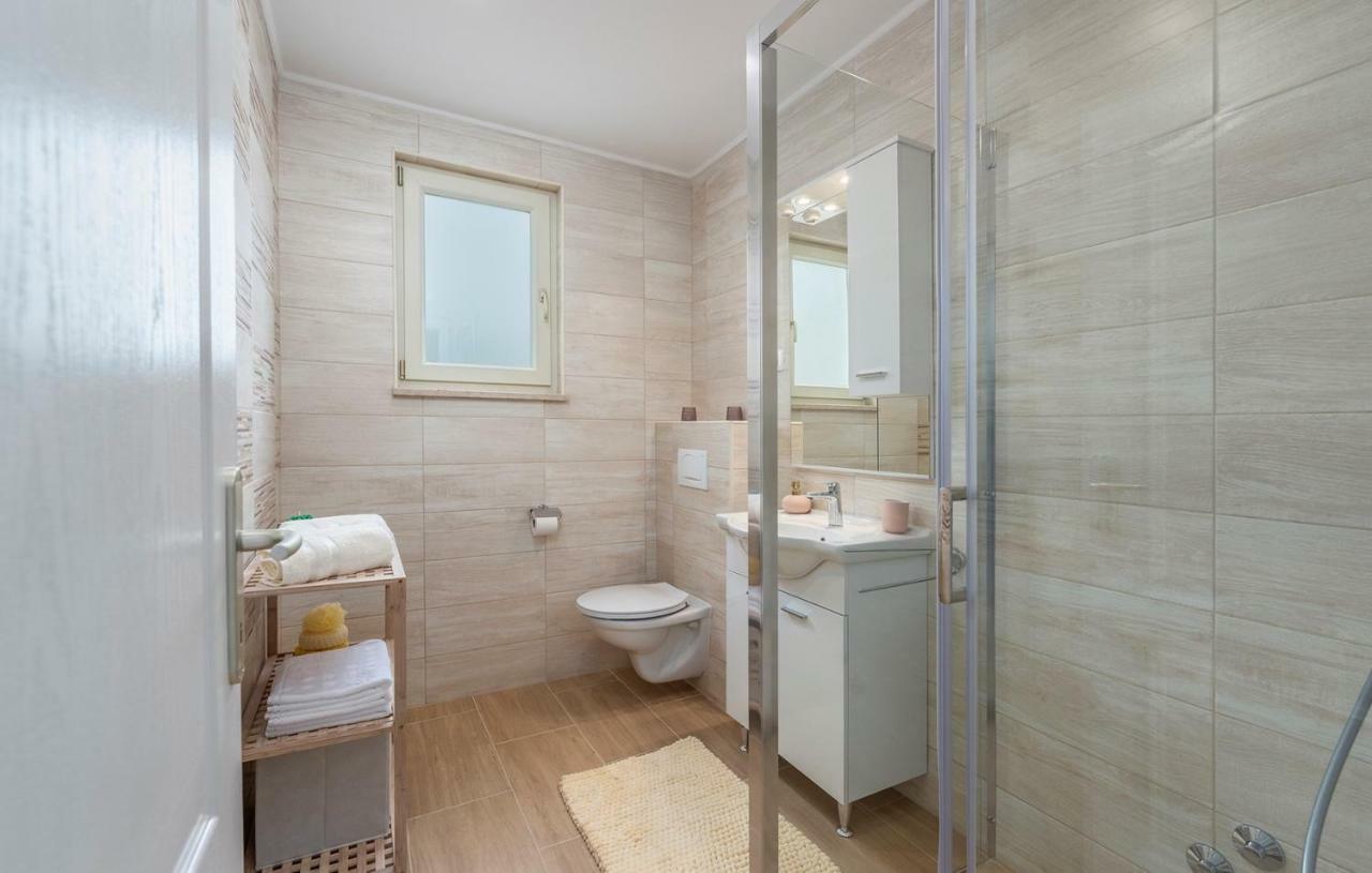 Apartment Kata With Private Pool Radetići Exterior foto