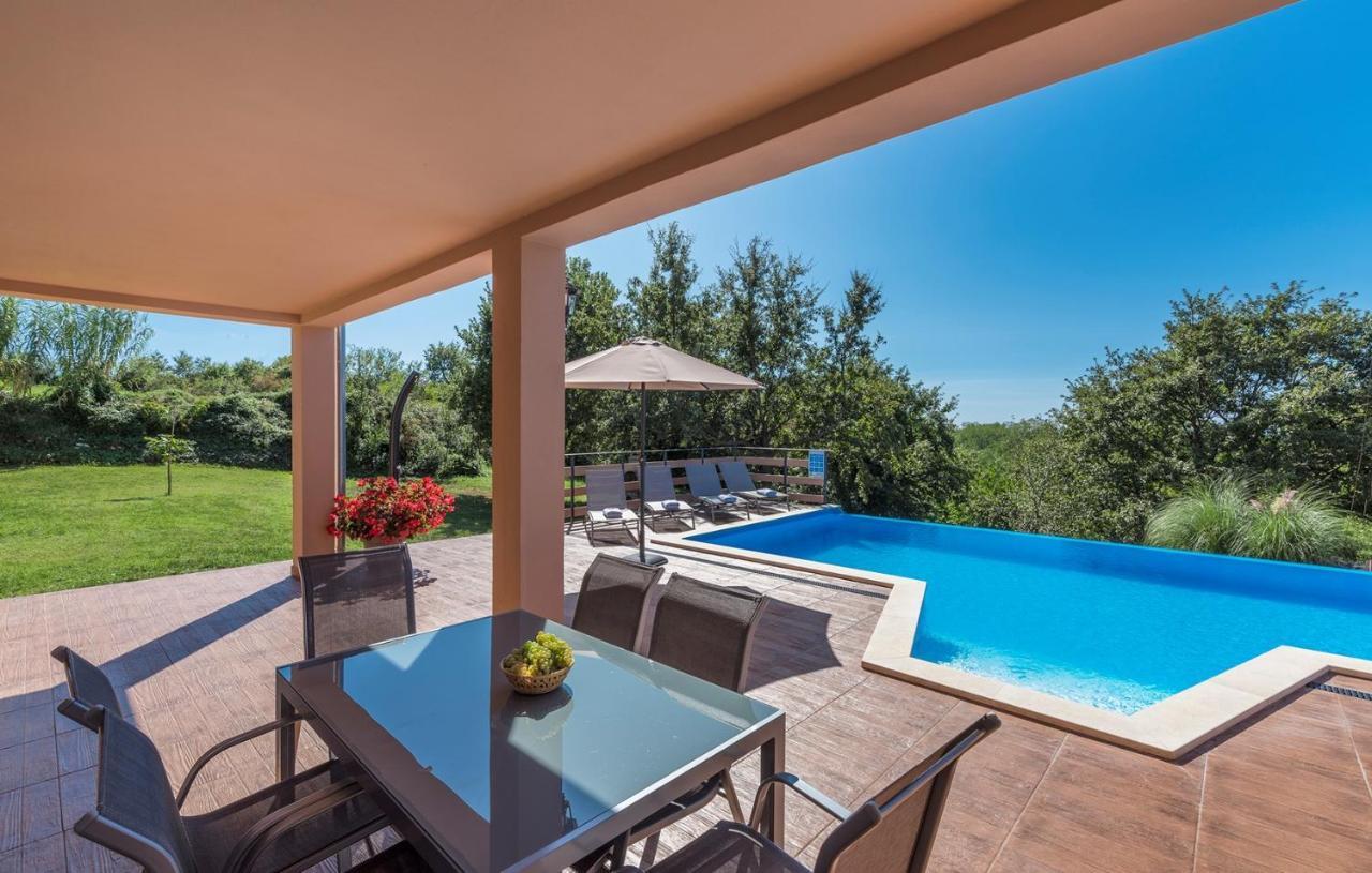 Apartment Kata With Private Pool Radetići Exterior foto