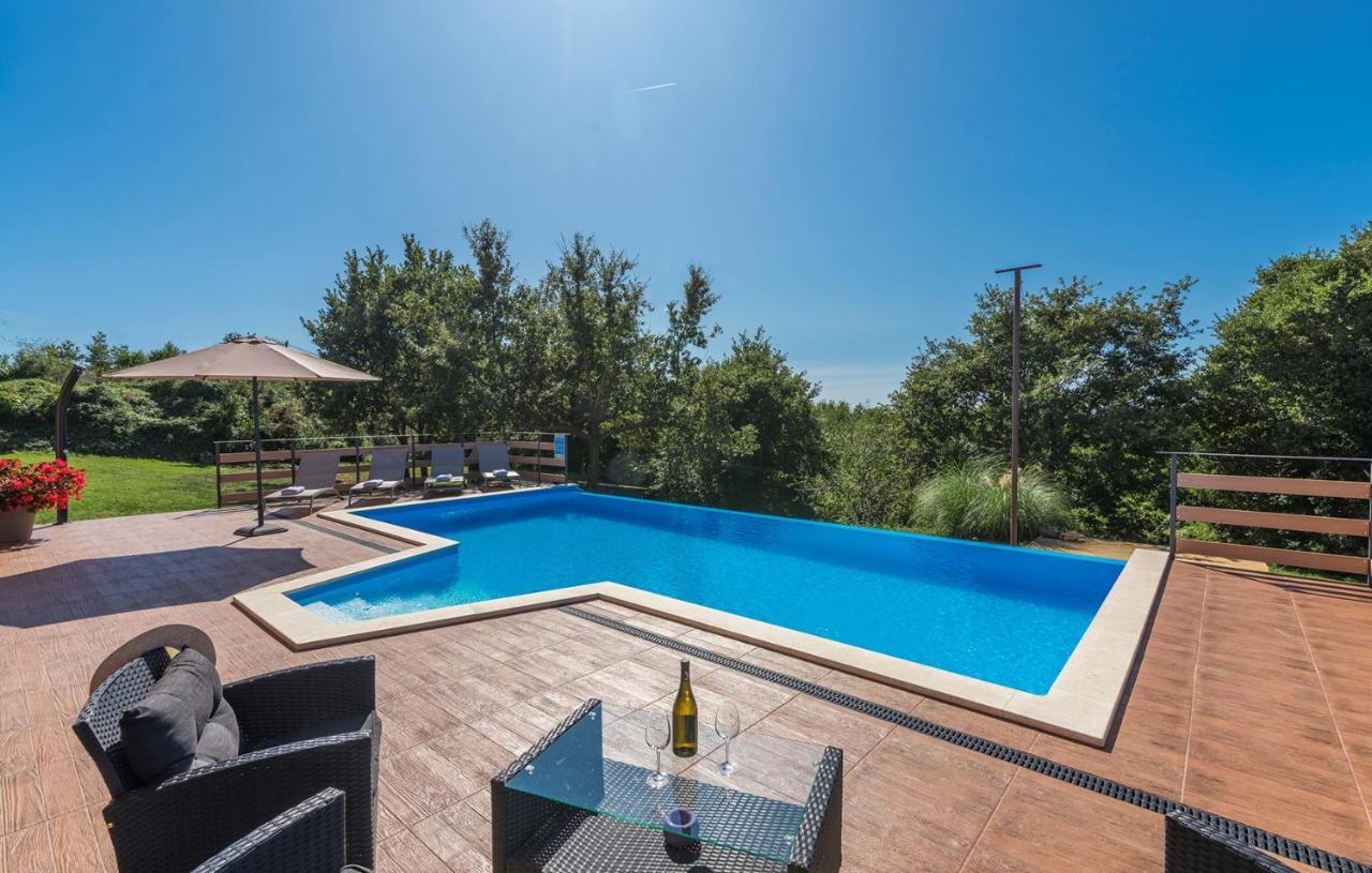 Apartment Kata With Private Pool Radetići Exterior foto